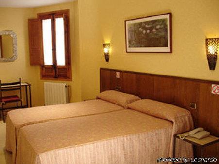 Hostal Sol Toledo Luaran gambar